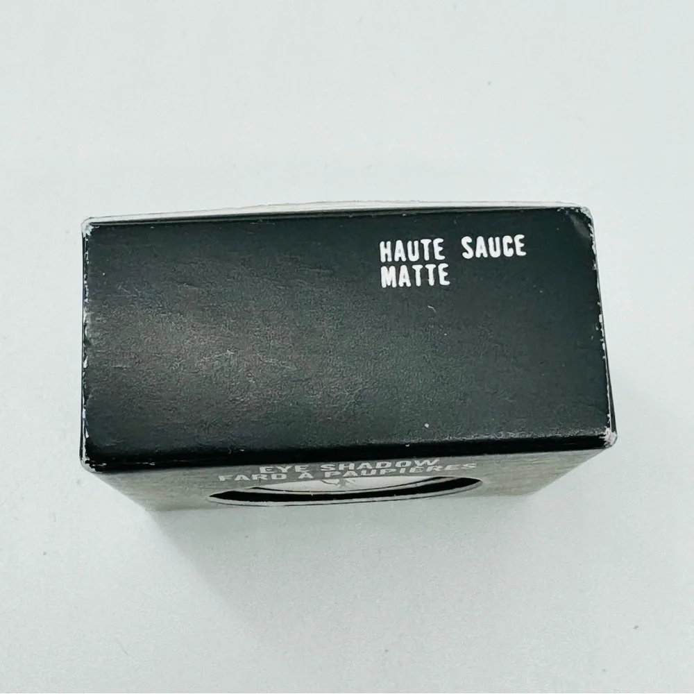 Mac Cosmetics Matte Eyeshadow Haute Sauce Brick Red Brand New in Box